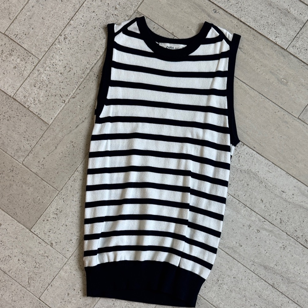 Zara Black and White Striped Sleeveless Top
